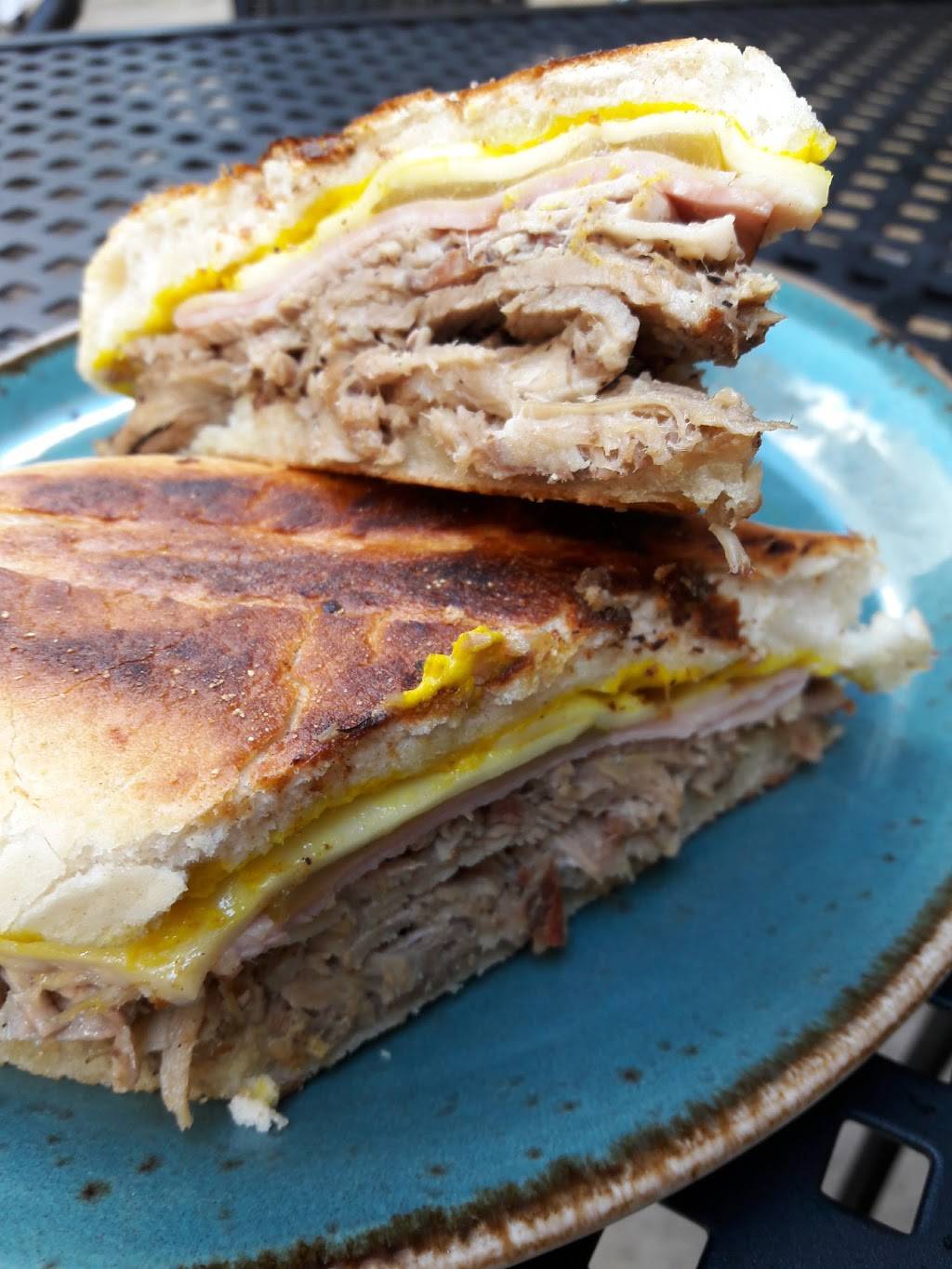 Cafecito | restaurant | 215 E Chestnut St, Chicago, IL 60611, USA | 3126432242 OR +1 312-643-2242