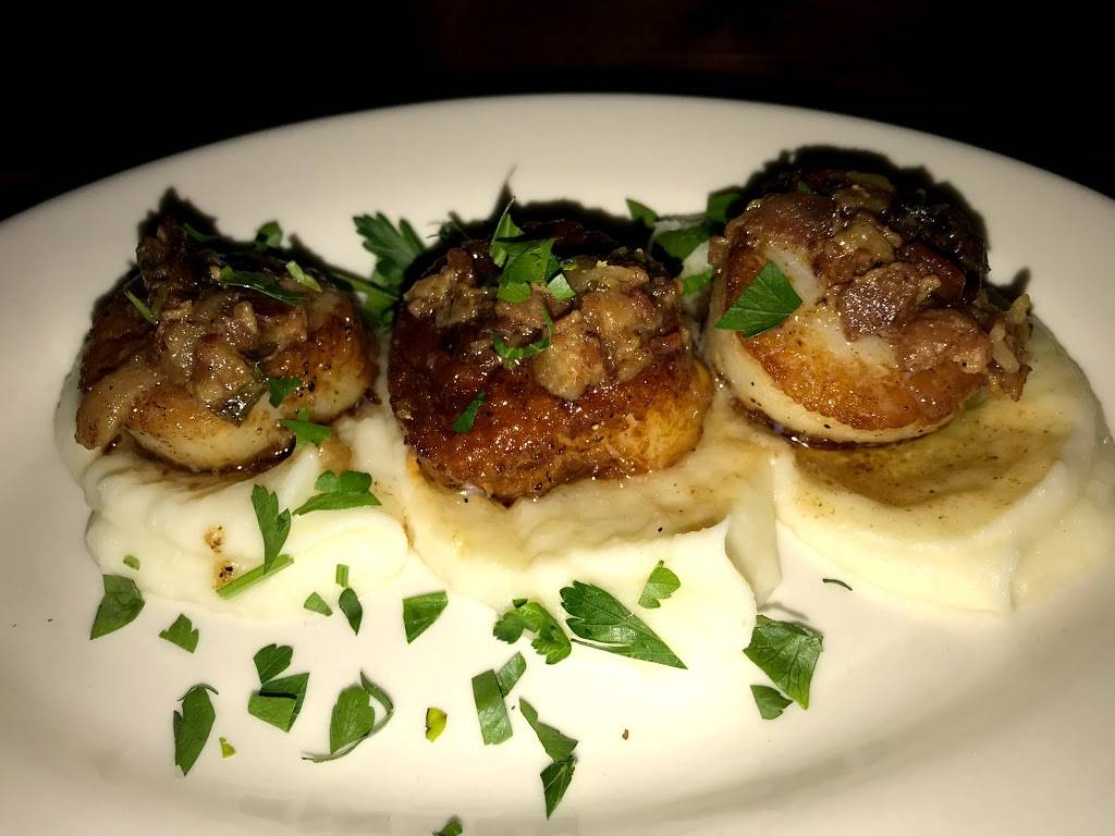 Lugano Salumeria & Wine Bar | restaurant | 1392 E Putnam Ave, Old Greenwich, CT 06870, USA | 2039900955 OR +1 203-990-0955