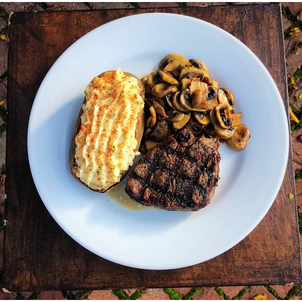 Old Market House Inn | restaurant | 424 Market St, Zanesville, OH 43701, USA | 7404542555 OR +1 740-454-2555