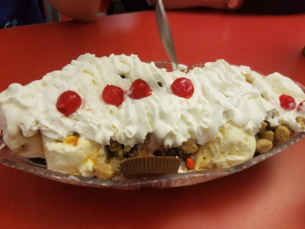 Friendlys | restaurant | 247 Greenmanville Ave, Mystic, CT 06355, USA | 8605363909 OR +1 860-536-3909