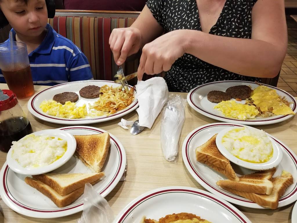 Huddle House | meal takeaway | 1410 Gilmer Ave B, Tallassee, AL 36078, USA | 3349914707 OR +1 334-991-4707