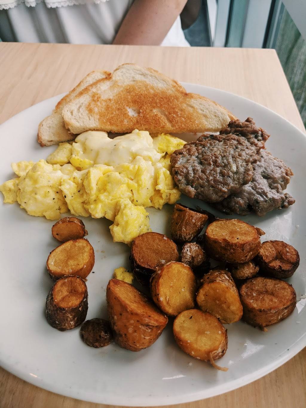 Canvas | restaurant | 13615 Sachs Avenue, Orlando, FL 32827, USA | 4073137800 OR +1 407-313-7800