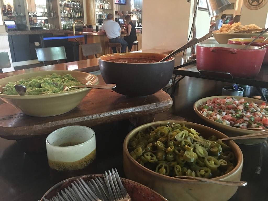 Charlies Long Bar | restaurant | 9800 Hyatt Resort Dr, San Antonio, TX 78251, USA | 2106471234 OR +1 210-647-1234