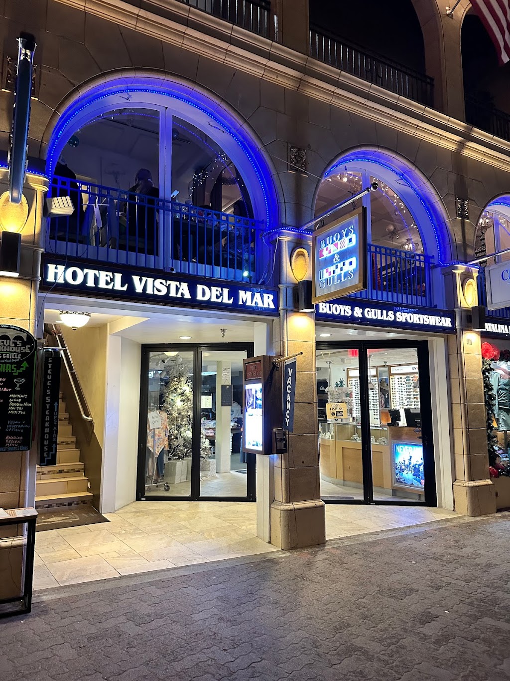 Steves Steakhouse and Seafood | restaurant | 417 Crescent Ave, Avalon, CA 90704, USA | 3105100333 OR +1 310-510-0333