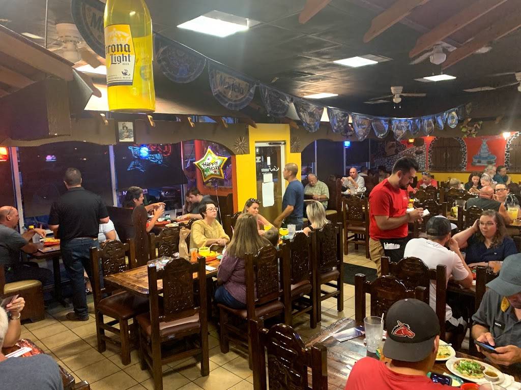 La Fuente Mexican Restaurant | restaurant | 1007 Commerce Drive, Fairfield, IL 62837, USA | 6188425000 OR +1 618-842-5000