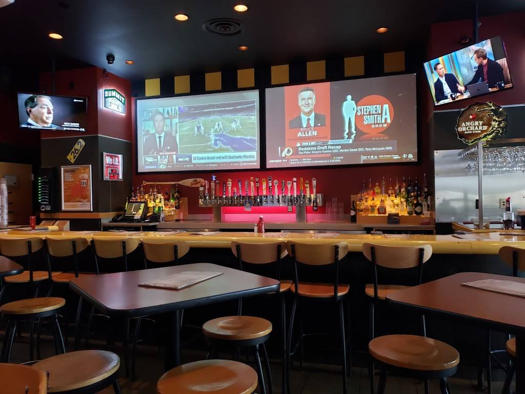 Buffalo Wild Wings | meal takeaway | 14643 Edgewood Dr N #100, Baxter, MN 56425, USA | 2188288900 OR +1 218-828-8900