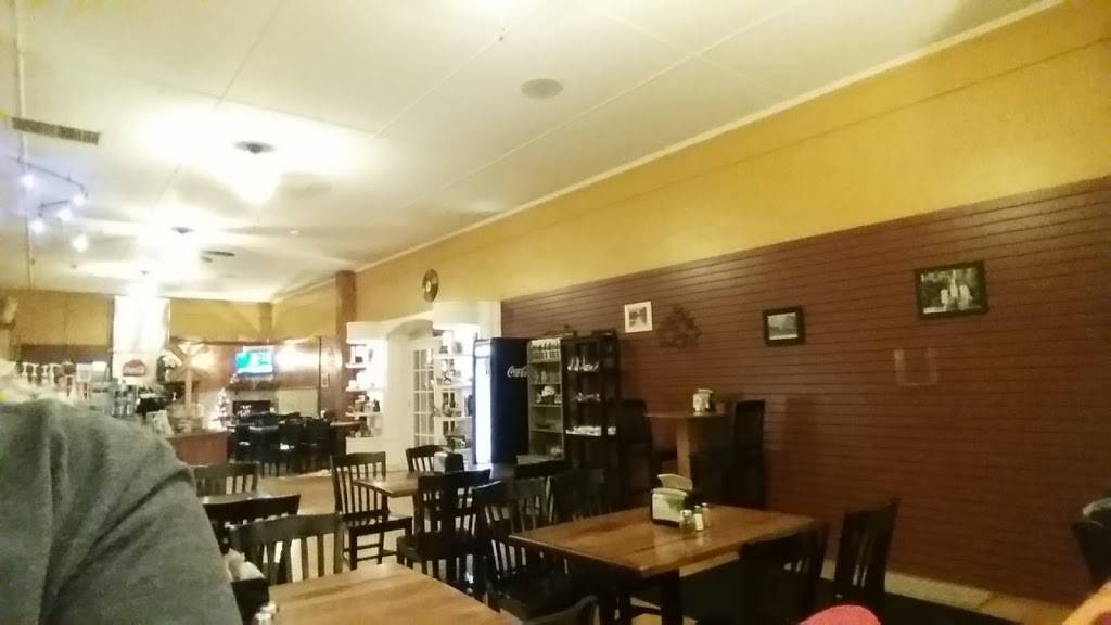 Pumpkinvine Cafe | restaurant | 230 Morton St, Shipshewana, IN 46565, USA | 2607683125 OR +1 260-768-3125