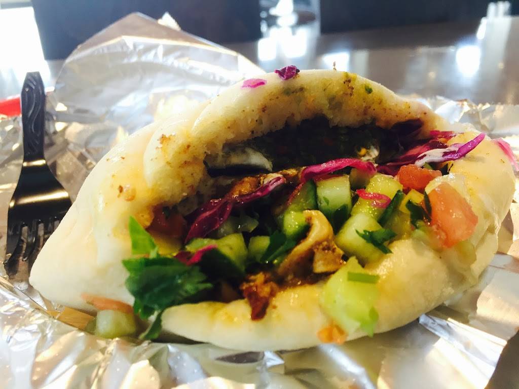 Naf Naf Grill | restaurant | 950C Milwaukee Ave Ste C, Lincolnshire, IL 60069, USA | 8478216980 OR +1 847-821-6980