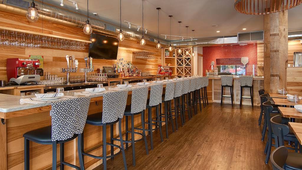 GIA MIA | restaurant | 13 N 3rd St, Geneva, IL 60134, USA | 6304055544 OR +1 630-405-5544