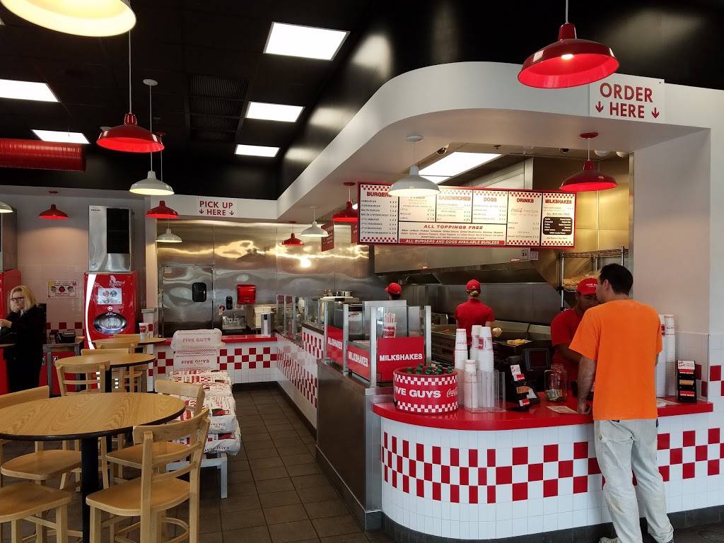 Five Guys | meal takeaway | 340 Ogden Ave, Downers Grove, IL 60515, USA | 6309631550 OR +1 630-963-1550