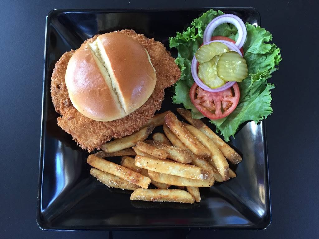 Go Fish Marina Bar & Grill | restaurant | 411 River Dr, Princeton, IA 52768, USA | 5632893908 OR +1 563-289-3908