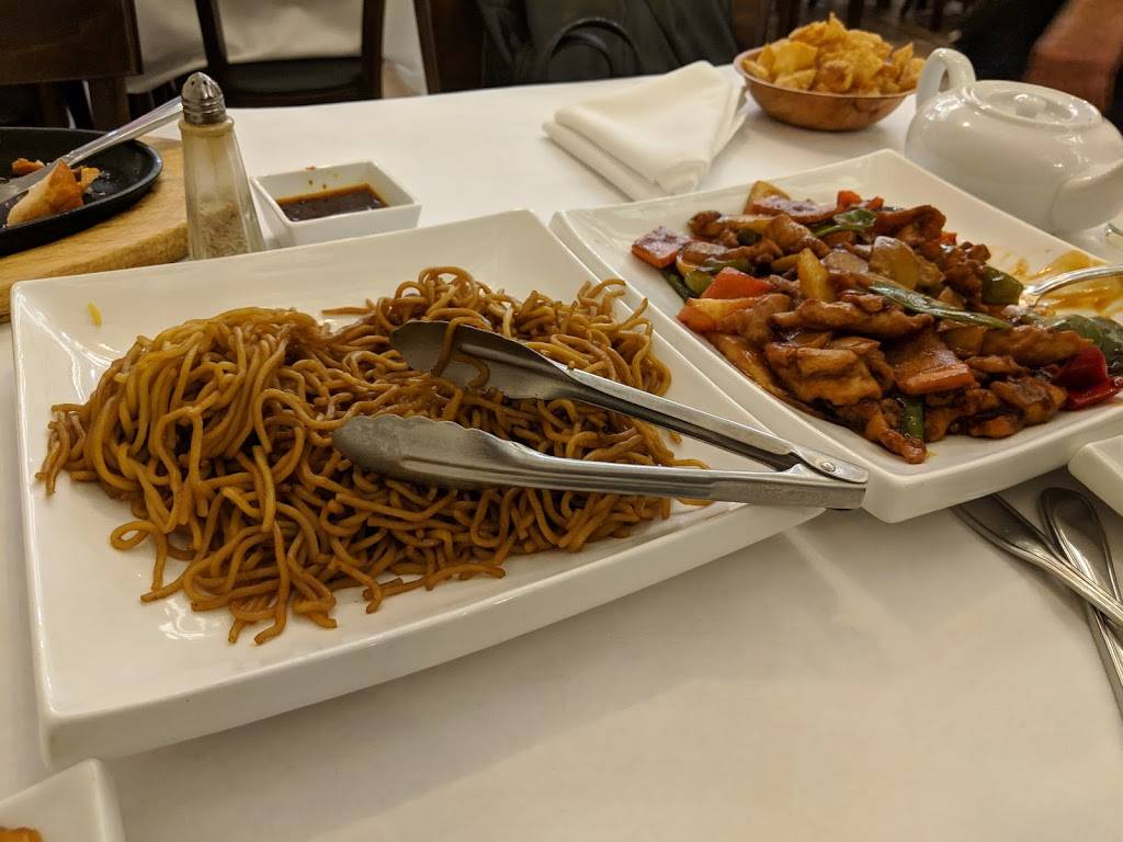 Annie Chans Restaurant | restaurant | 190-11 Union Tpke, Fresh Meadows, NY 11366, USA | 7187401675 OR +1 718-740-1675