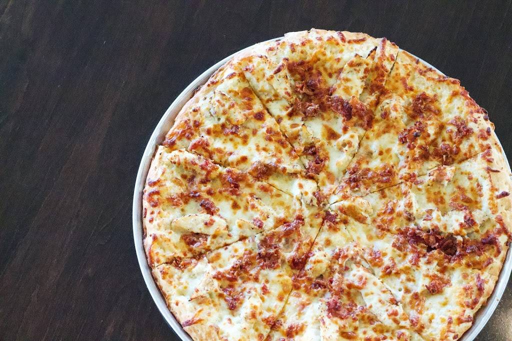 Martel’s Pizza | restaurant | 11 S Washington St, Du Quoin, IL 62832, USA | 6185424401 OR +1 618-542-4401