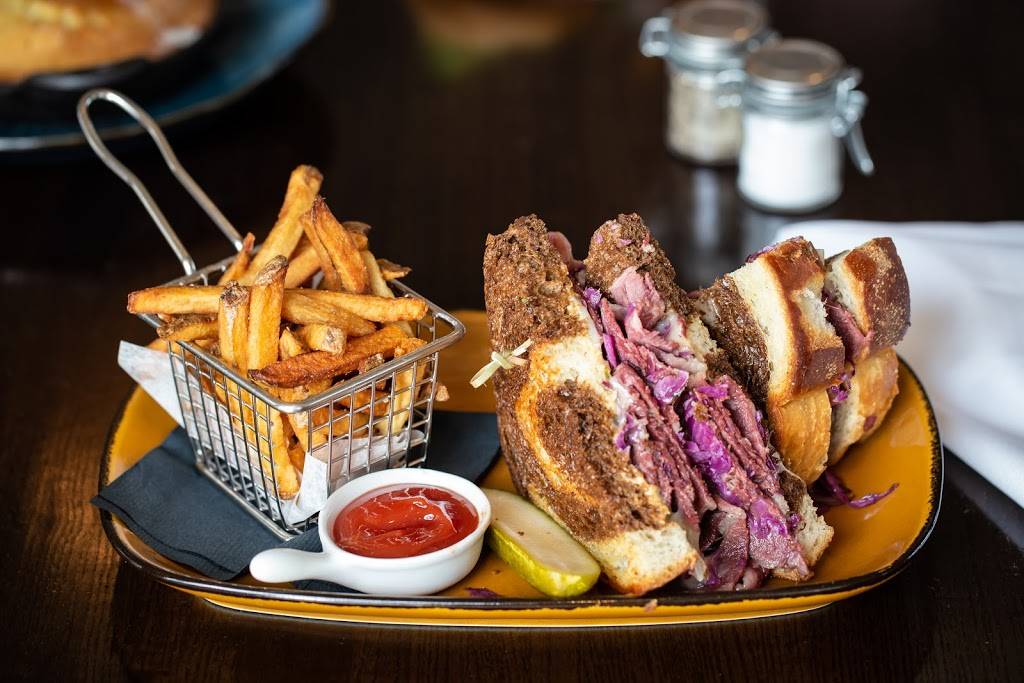 The Brass Onion | restaurant | 5501 W 135th St, Overland Park, KS 66223, USA | 9138515940 OR +1 913-851-5940