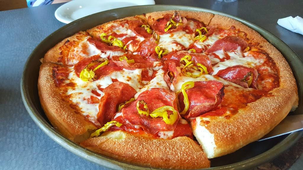 Pizza Hut | restaurant | 380 Tanyard Rd, Rocky Mount, VA 24151, USA | 5404894444 OR +1 540-489-4444