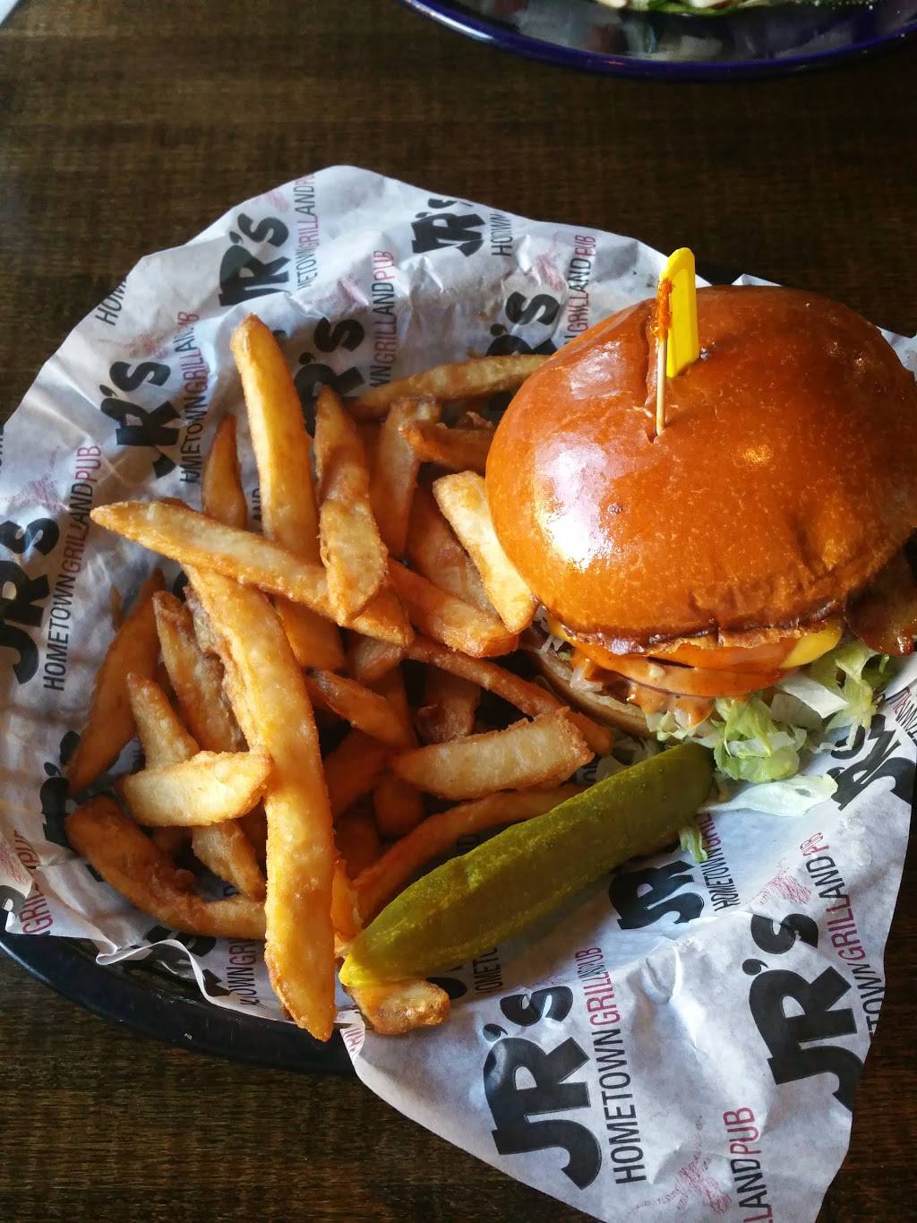 JRs Grill and Pub | restaurant | 1301 Spring St, Petoskey, MI 49770, USA | 2318819144 OR +1 231-881-9144