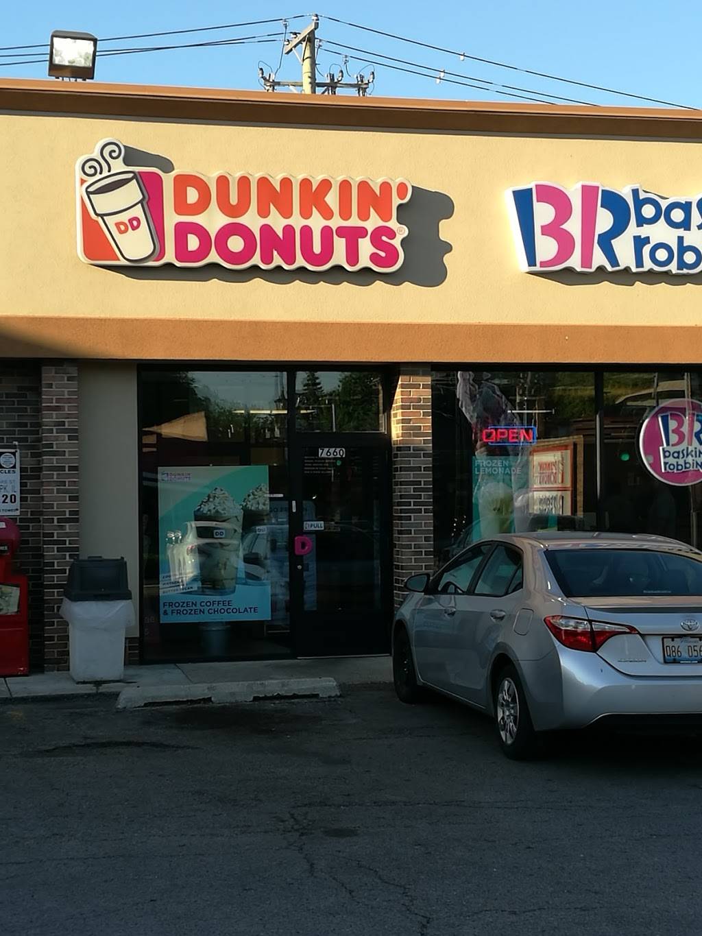 Dunkin Donuts | cafe | 7660 Madison St, Forest Park, IL 60130, USA | 7084889488 OR +1 708-488-9488