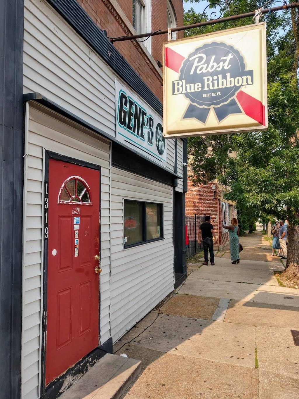 Genes Bar And Grill | restaurant | 1319 St Louis Ave #4036, St. Louis, MO 63106, USA | 3148334909 OR +1 314-833-4909