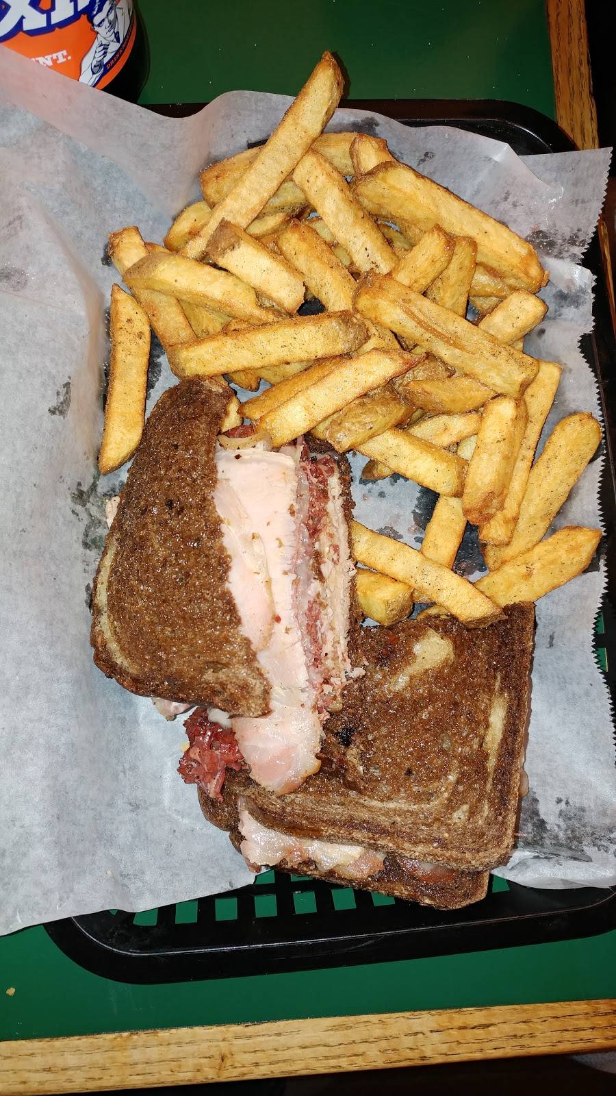 Cross Roads Diner | restaurant | 94 New Rochester Rd, Dover, NH 03820, USA | 6037400233 OR +1 603-740-0233