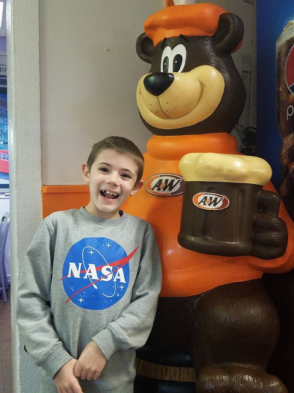 Long John Silvers | restaurant | 2928 N Main St, Hutchinson, KS 67502, USA | 6206637273 OR +1 620-663-7273