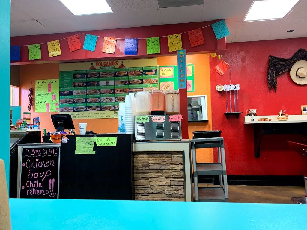 Volcanos Mexican Food | restaurant | 2030 W Lindsey St, Norman, OK 73069, USA | 4052172911 OR +1 405-217-2911