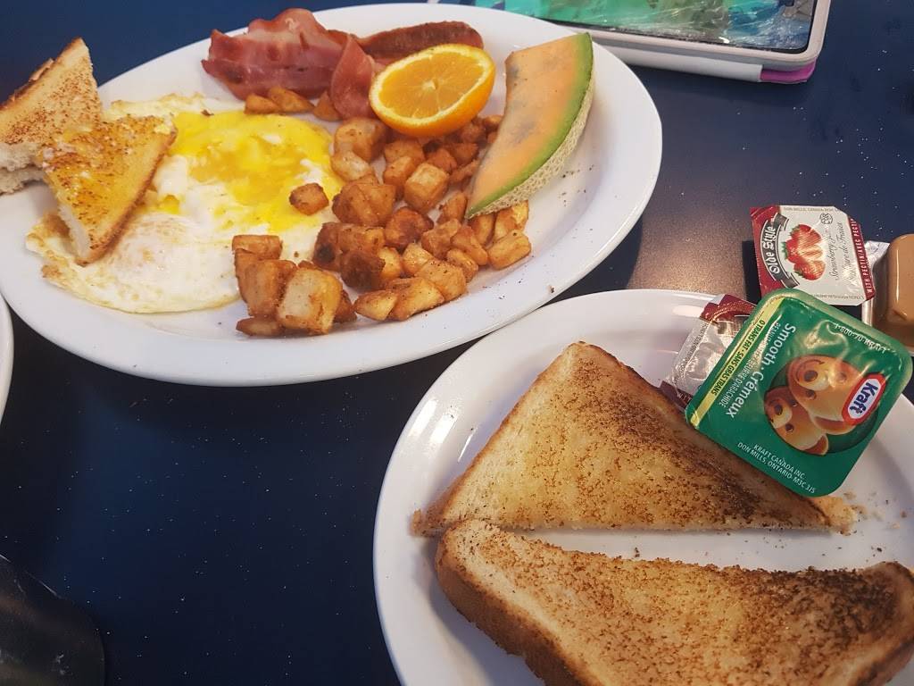 Daybreak | restaurant | 547 Holland St W, Bradford, ON L3Z 0C1, Canada | 9057751300 OR +1 905-775-1300