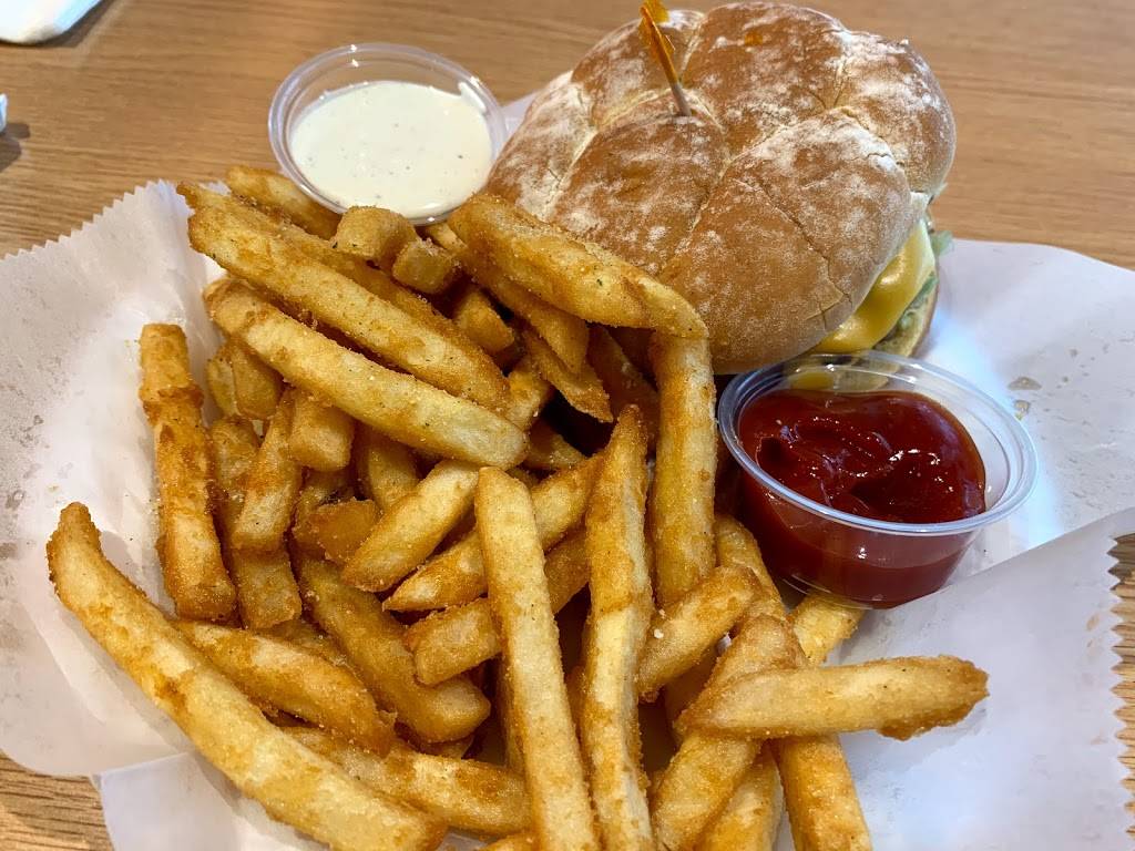 Burgers Wings & Things | restaurant | 320 W 5th Ave, Anchorage, AK 99501, USA | 9078683970 OR +1 907-868-3970