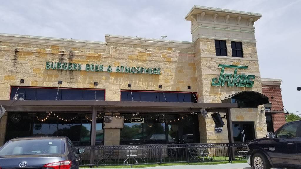 Jakes Burgers and Beer | restaurant | 6600 North Fwy #100, Fort Worth, TX 76137, USA | 8177375253 OR +1 817-737-5253