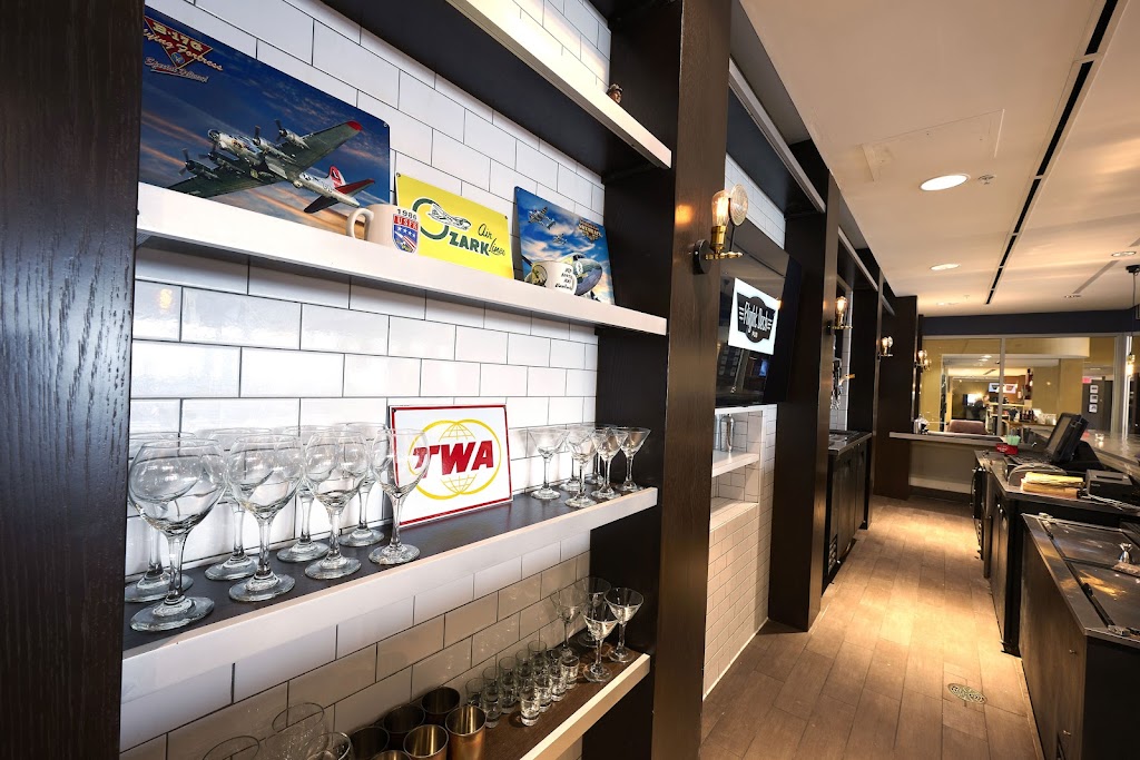 Flight Deck Pub | restaurant | 6921 S Lindbergh Blvd, St. Louis, MO 63125, USA | 3148851064 OR +1 314-885-1064