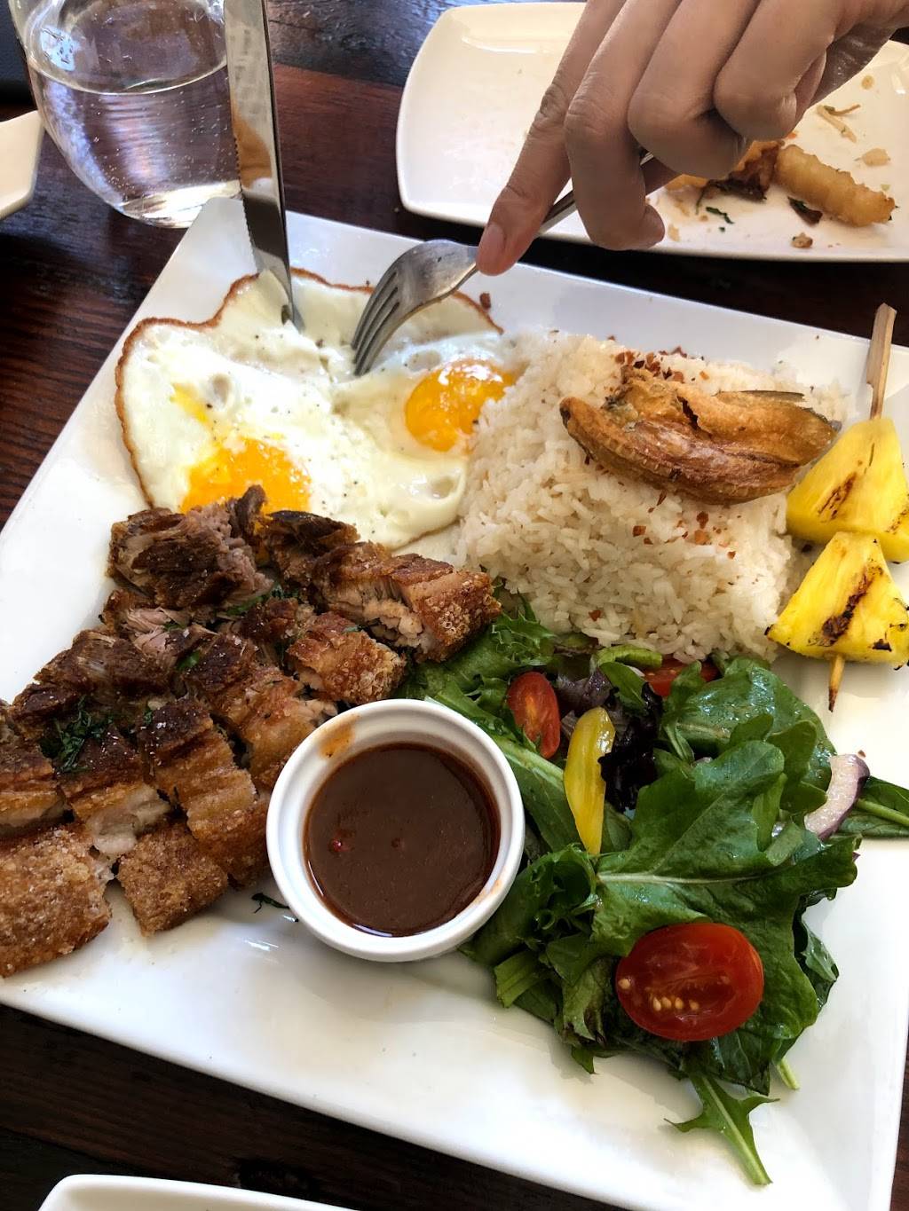 iSLAS FILIPINO BBQ & BAR | restaurant | 1690 Queen St W, Toronto, ON M6R 1B3, Canada | 4165330777 OR +1 416-533-0777