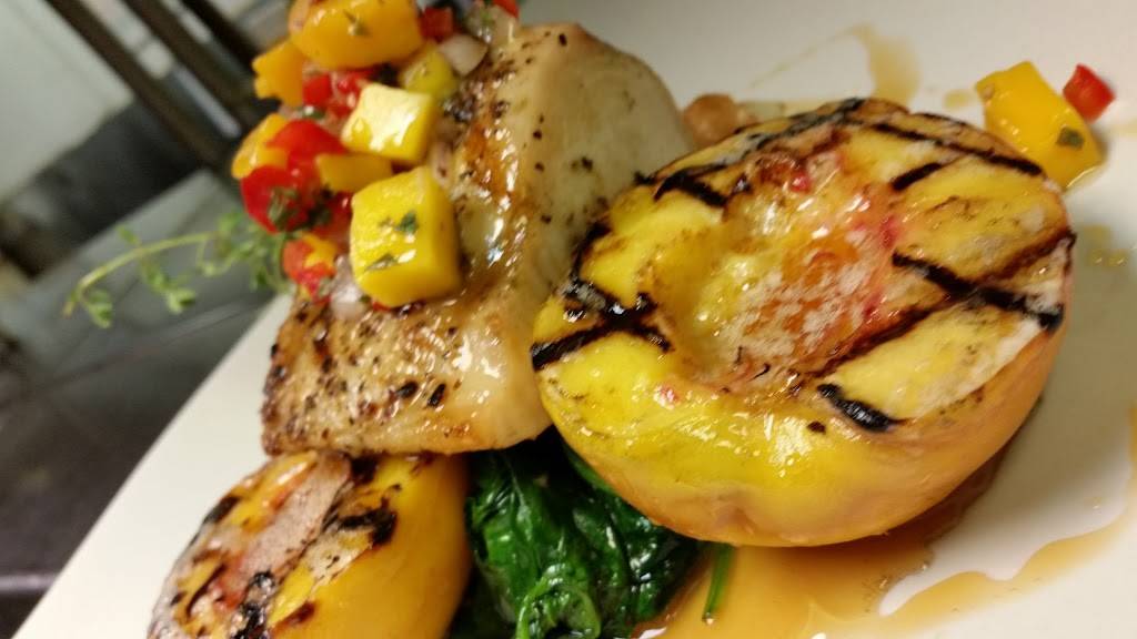 Thoroughbreds Restaurant | restaurant | 9706 N Kings Hwy, Myrtle Beach, SC 29572, USA | 8434972636 OR +1 843-497-2636