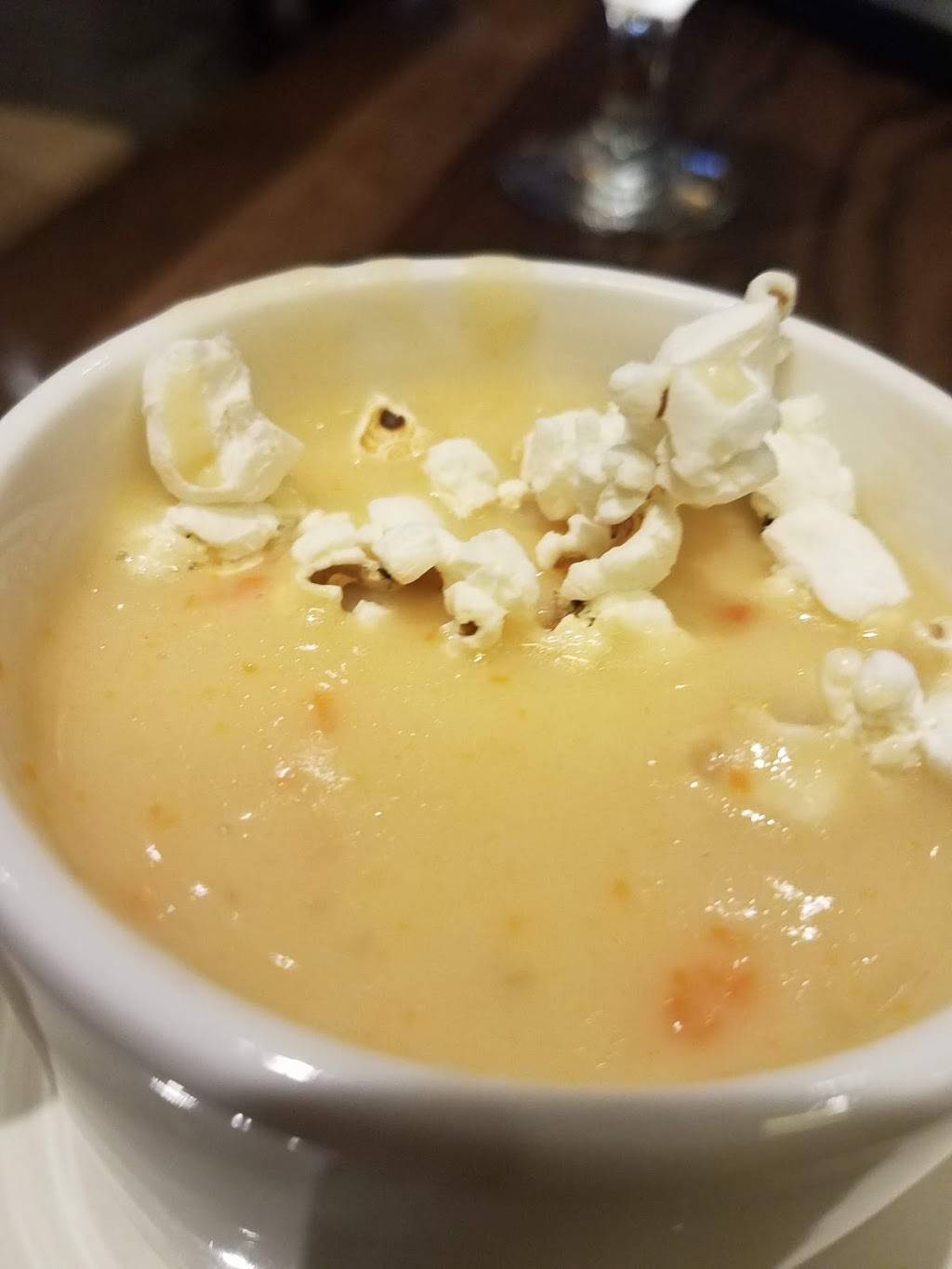 Blue Water Grill | restaurant | 3800 American Blvd E, Bloomington, MN 55425, USA | 9528542100 OR +1 952-854-2100