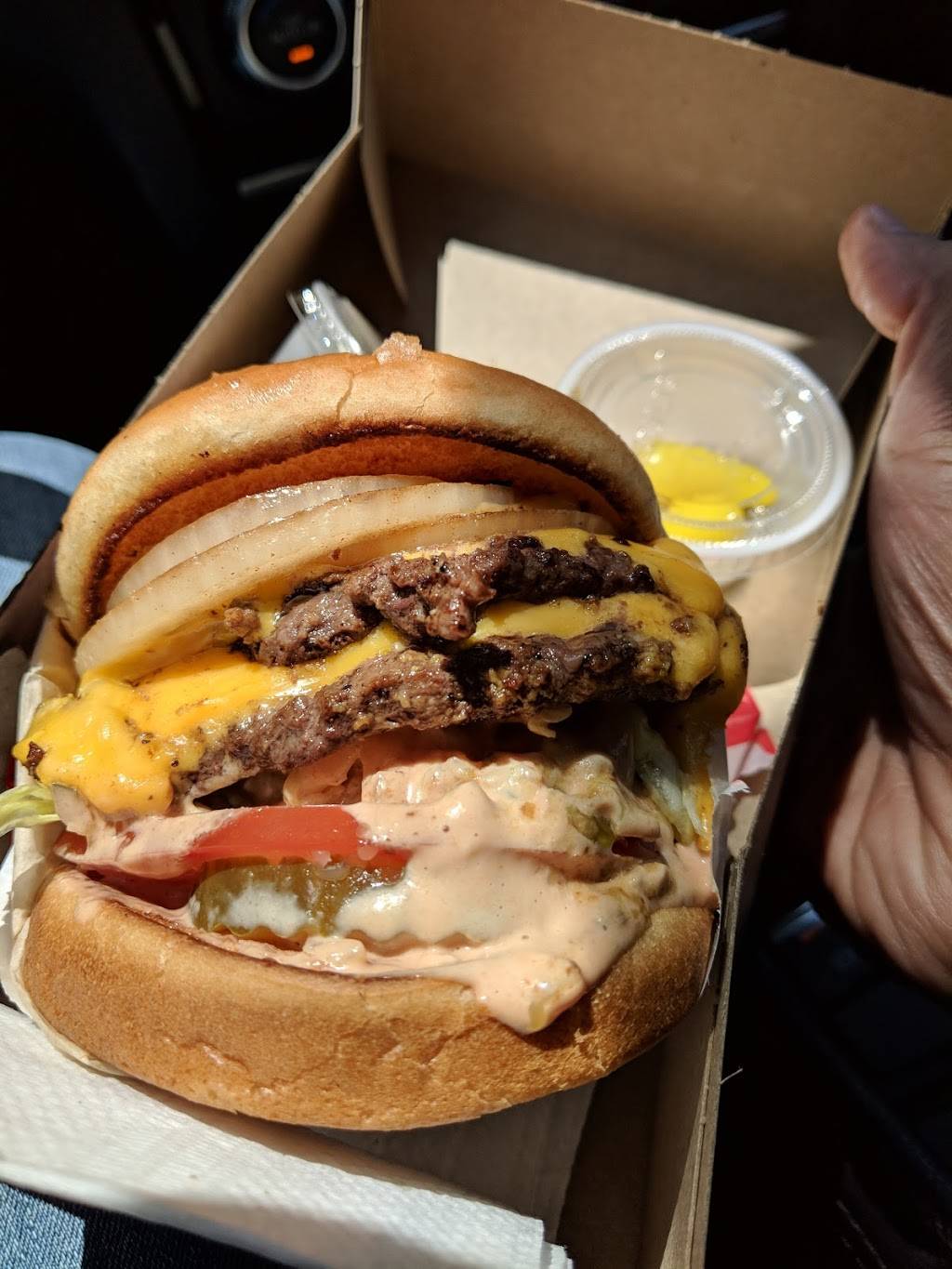 In-N-Out Burger | restaurant | 50 Ranch Dr, Milpitas, CA 95035, USA | 8007861000 OR +1 800-786-1000