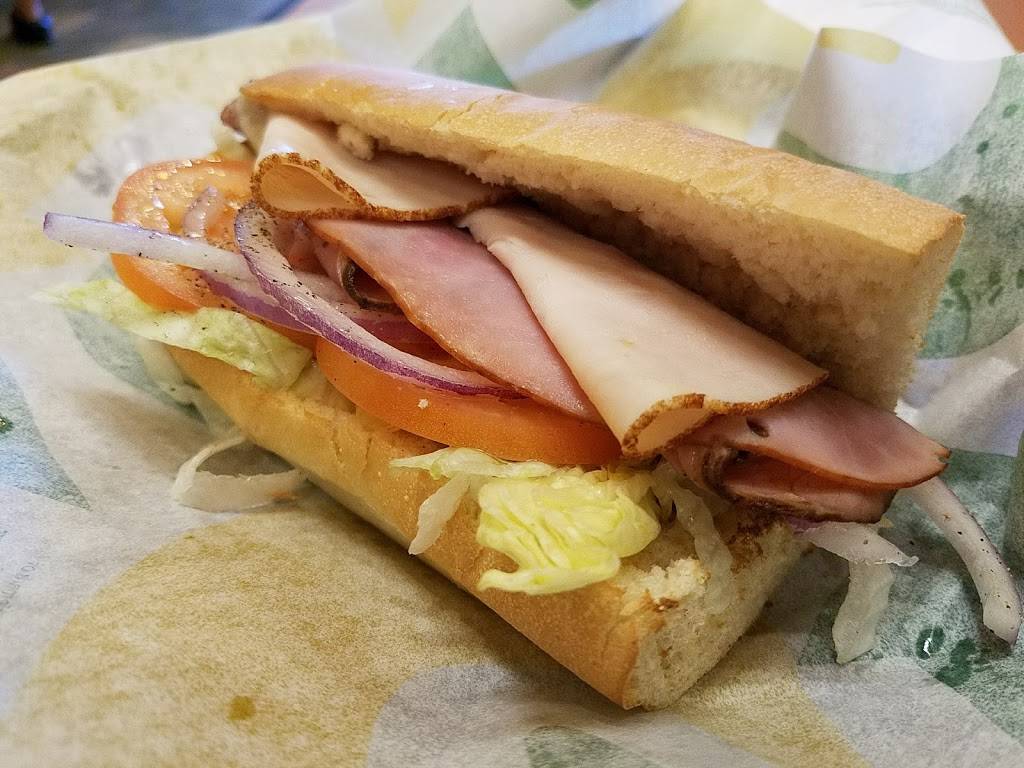 Subway | restaurant | 7000 E Mayo Blvd Unit C 10, Phoenix, AZ 85054, USA | 4805028289 OR +1 480-502-8289
