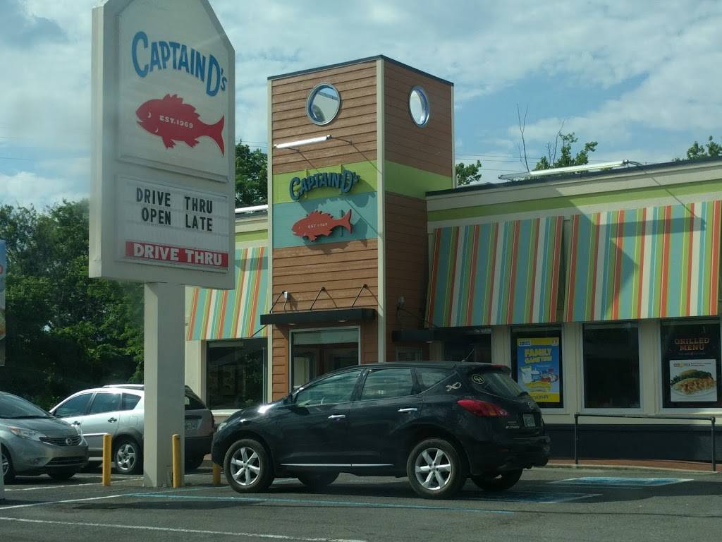 Captain Ds | restaurant | 1041 W Main St, Lebanon, TN 37087, USA | 6154491966 OR +1 615-449-1966