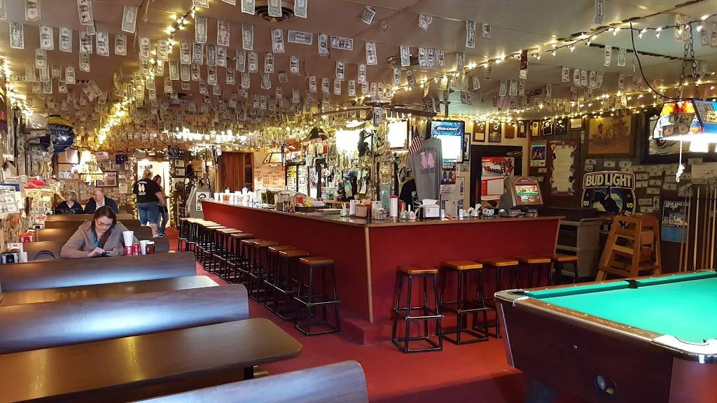 Guy & Maes Tavern | restaurant | 119 W William St, Williamsburg, KS 66095, USA | 7857468830 OR +1 785-746-8830