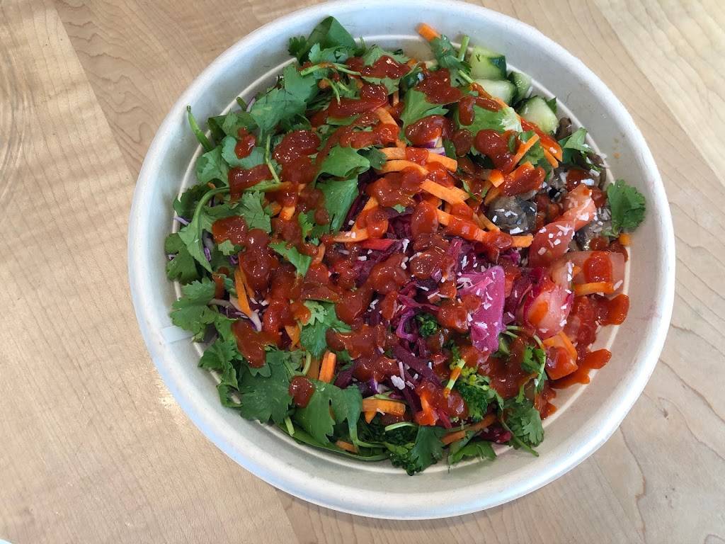 Freshii | restaurant | 208 Queens Quay W, Toronto, ON M5J 2Y5, Canada | 4373171400 OR +1 437-317-1400