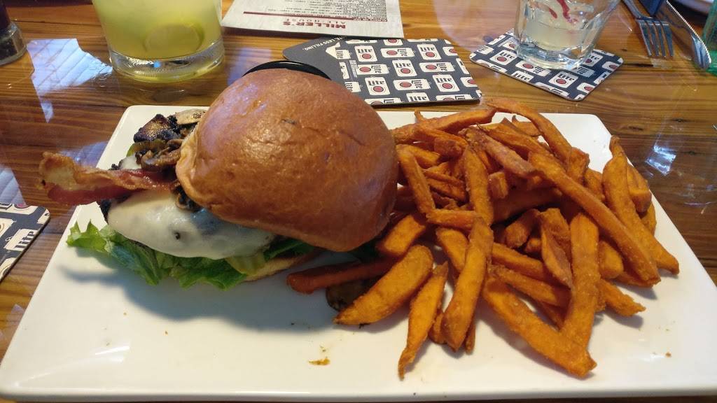Millers Ale House - Schaumburg | restaurant | 1300 N Meacham Rd, Schaumburg, IL 60173, USA | 8475981090 OR +1 847-598-1090