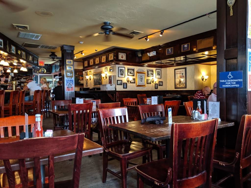 Mr. Dooleys Boston | restaurant | 77 Broad St, Boston, MA 02109, USA | 6173385656 OR +1 617-338-5656