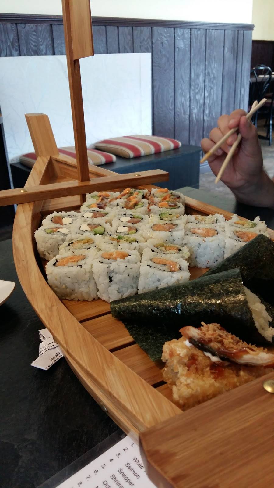 Sushi Jade | restaurant | 992 University Ave W, Windsor, ON N9A 5S2, Canada | 5199920216 OR +1 519-992-0216