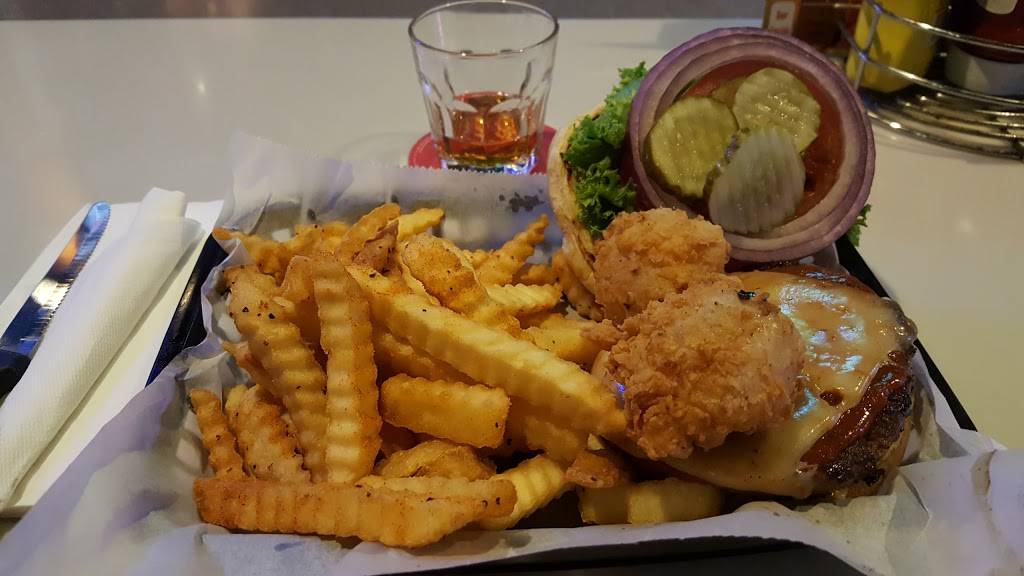 Tanners Bar & Grill- 119th | restaurant | 10146 W 119th St, Overland Park, KS 66210, USA | 9133451217 OR +1 913-345-1217