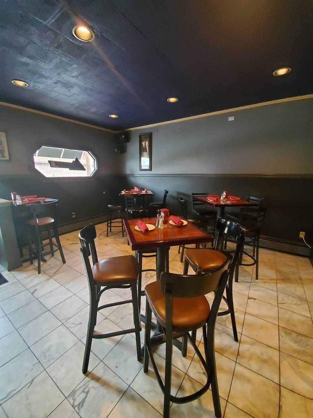 Peckville bar and burger | restaurant | 978 Main St, Peckville, PA 18452, USA | 5704454426 OR +1 570-445-4426