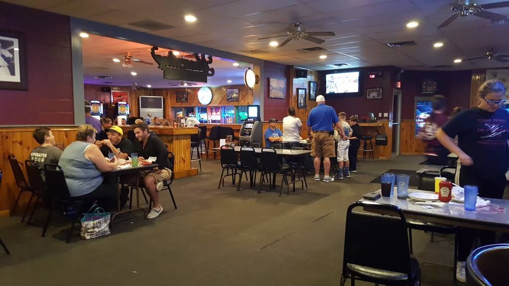 The Paintroom Bar and Grill | restaurant | 118 W Apple St, Connellsville, PA 15425, USA | 7246269532 OR +1 724-626-9532