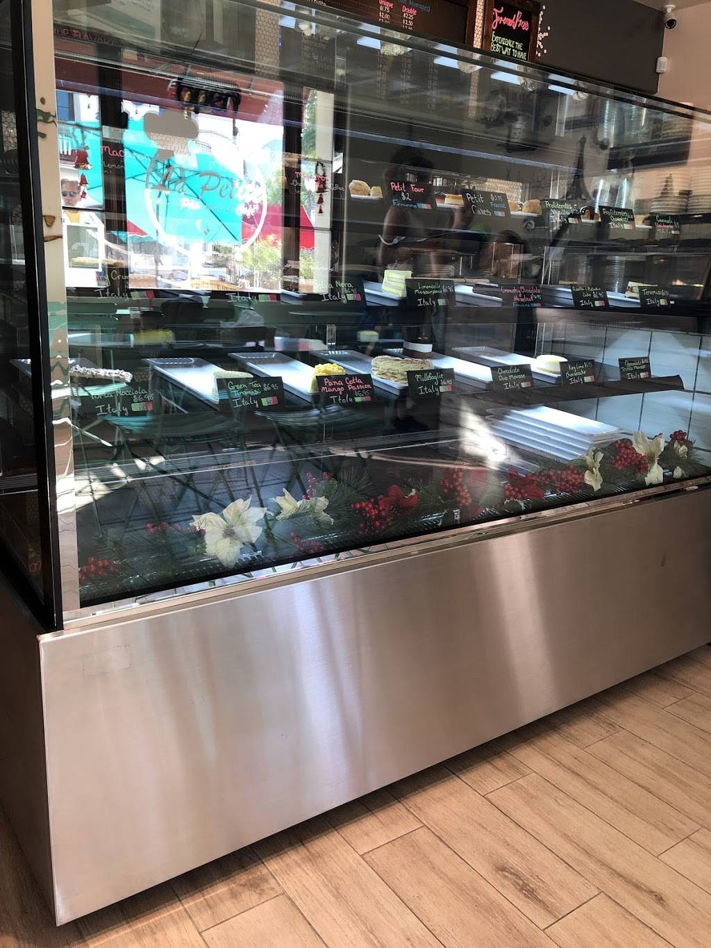 La Petite | cafe | 78010 Main St, La Quinta, CA 92253, USA | 7607710700 OR +1 760-771-0700