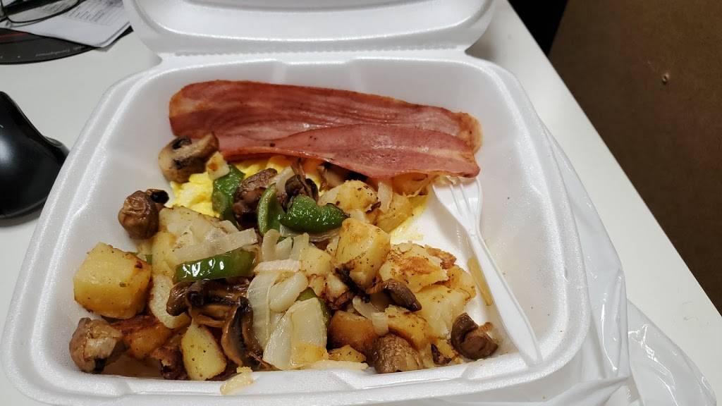 Reynolds Restaurant | restaurant | 874 Clyde Ave, Ottawa, ON K1Z 5A2, Canada | 6137282391 OR +1 613-728-2391