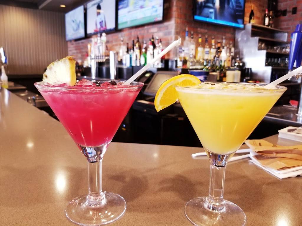 Chilis Grill & Bar | meal takeaway | 855 West Main Street, Middletown, RI 02842, USA | 4018489380 OR +1 401-848-9380