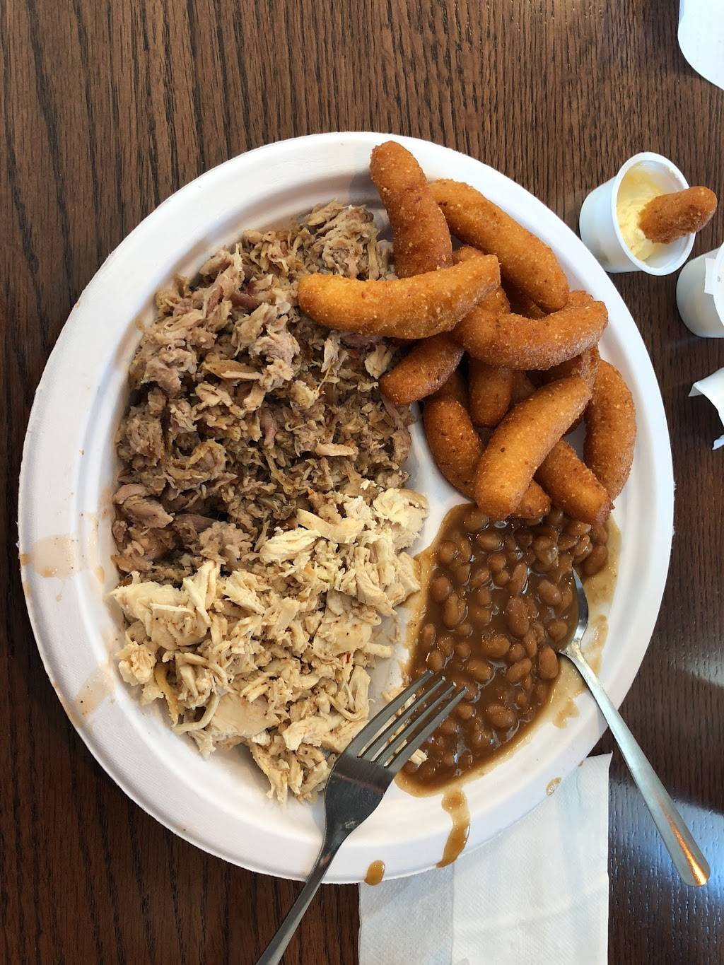 Stameys Barbecue | restaurant | 2812 Battleground Ave, Greensboro, NC 27408, USA | 3362889275 OR +1 336-288-9275
