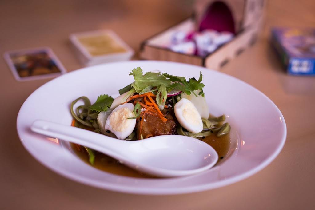 Pärlé - Bistro ludique | restaurant | 325 Boulevard Gréber, Gatineau, QC J8T 8J3, Canada | 8195256502 OR +1 819-525-6502