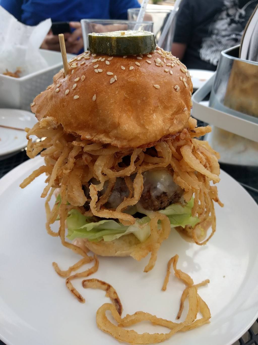 Jakes Burger | restaurant | 18905 W Capitol Dr #110, Brookfield, WI 53045, USA | 2627811110 OR +1 262-781-1110