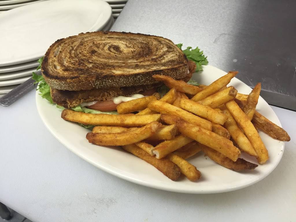 Christines Casual Dining | restaurant | 5770 Harrison Ave, Cincinnati, OH 45248, USA | 5135741273 OR +1 513-574-1273